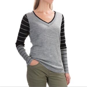 Smartwool Merino Wool Gray and Black Striped V-neck Sweater Ribbed Arm Y2K M